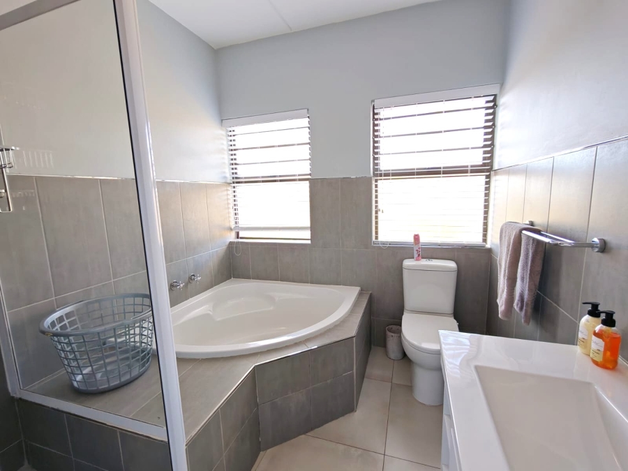 2 Bedroom Property for Sale in Langebaan Country Estate Western Cape